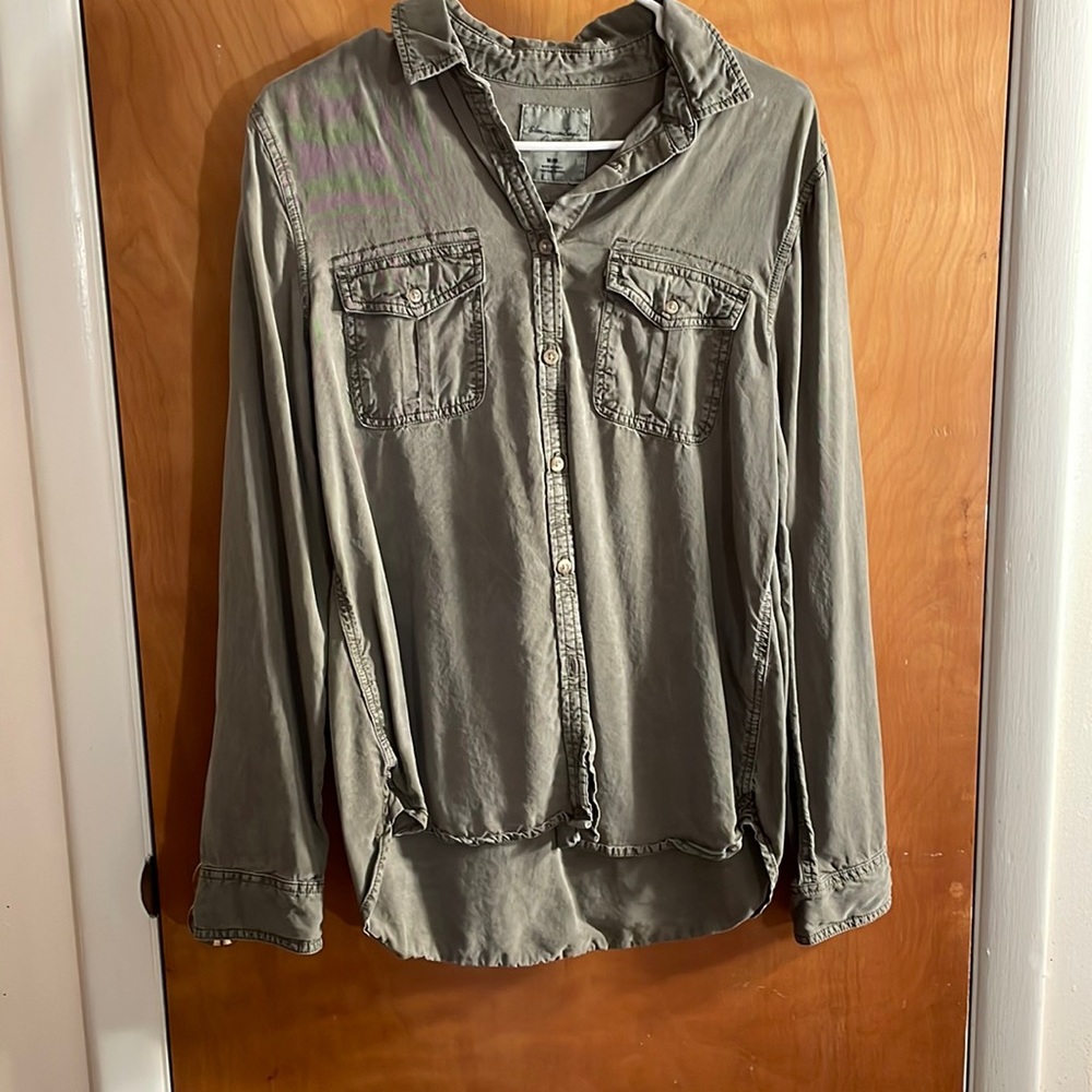 American Eagle, buttery soft, button down.